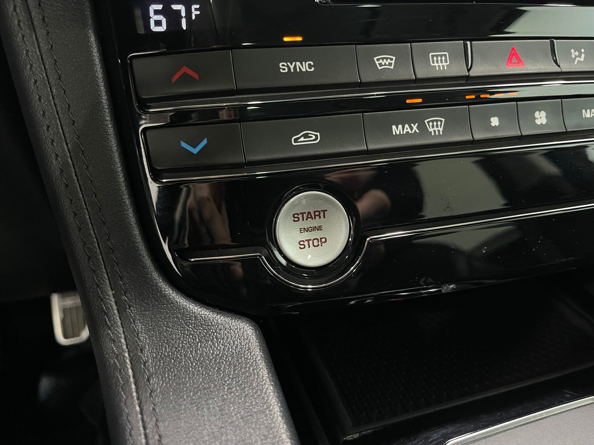 Used 2019 Jaguar F-PACE Prestige image 21