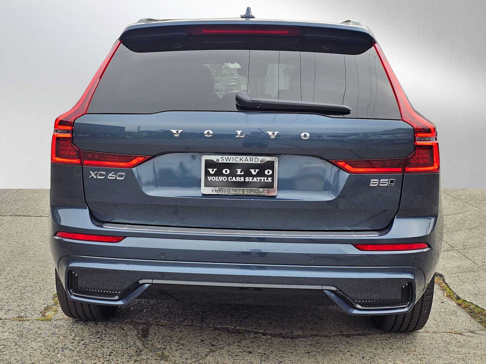 Certified 2026 Volvo XC60 B5 Plus w/ Protection Package Premier AWD/4WD image 4