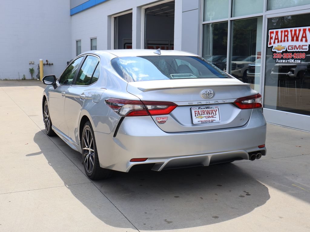 Used 2022 Toyota Camry SE FWD image 8