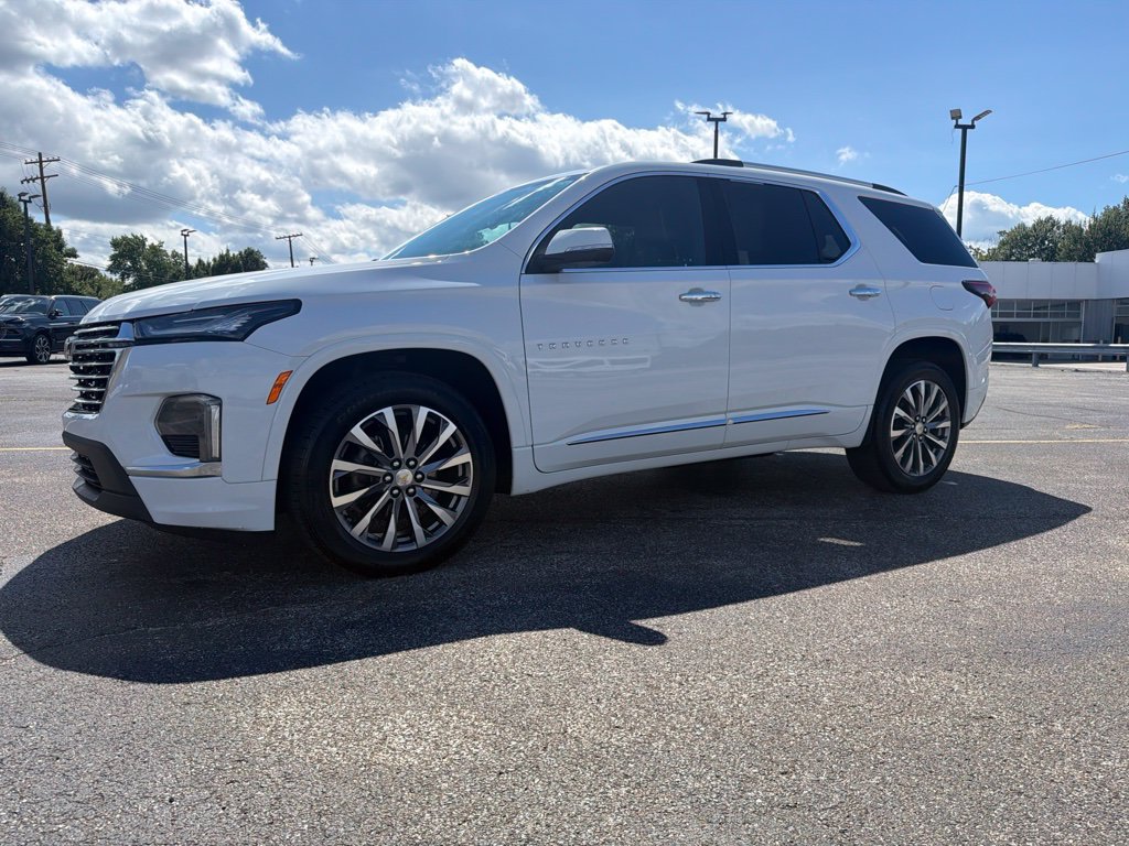 Used 2023 Chevrolet Traverse Premier AWD/4WD image 4