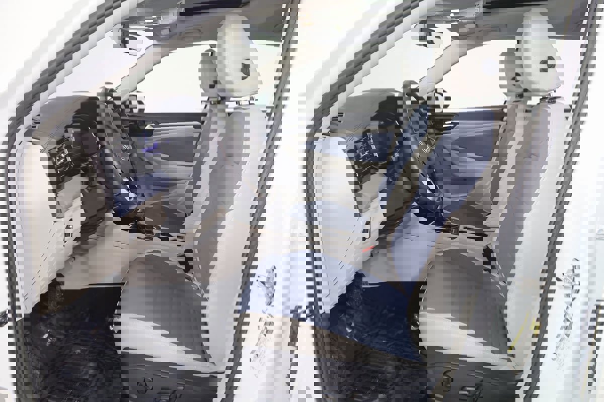 Used 2025 Volkswagen Jetta SE image 11