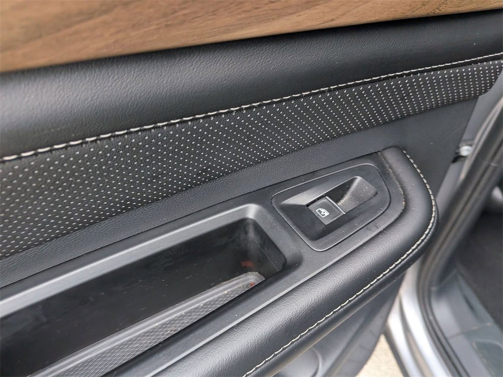 Used 2024 Volkswagen Atlas SE image 24