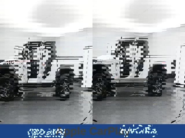 Used 2024 Jeep Gladiator Mojave w/ Technology Group image 38
