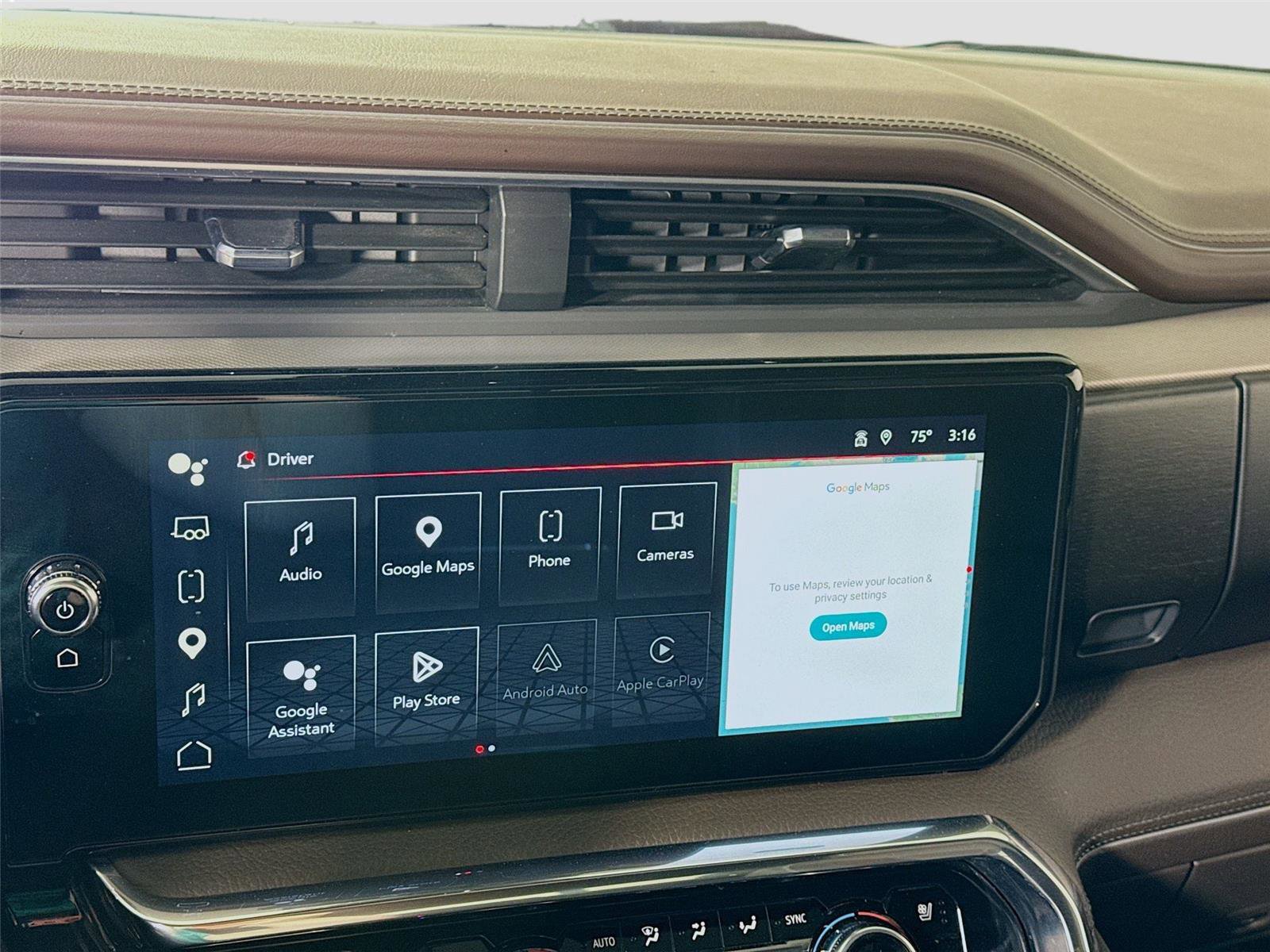 Used 2024 GMC Sierra 1500 Denali w/ Technology Package image 9