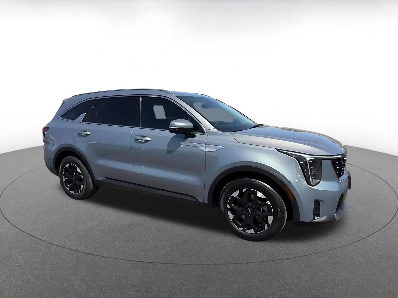 Used 2024 Kia Sorento S FWD image 2