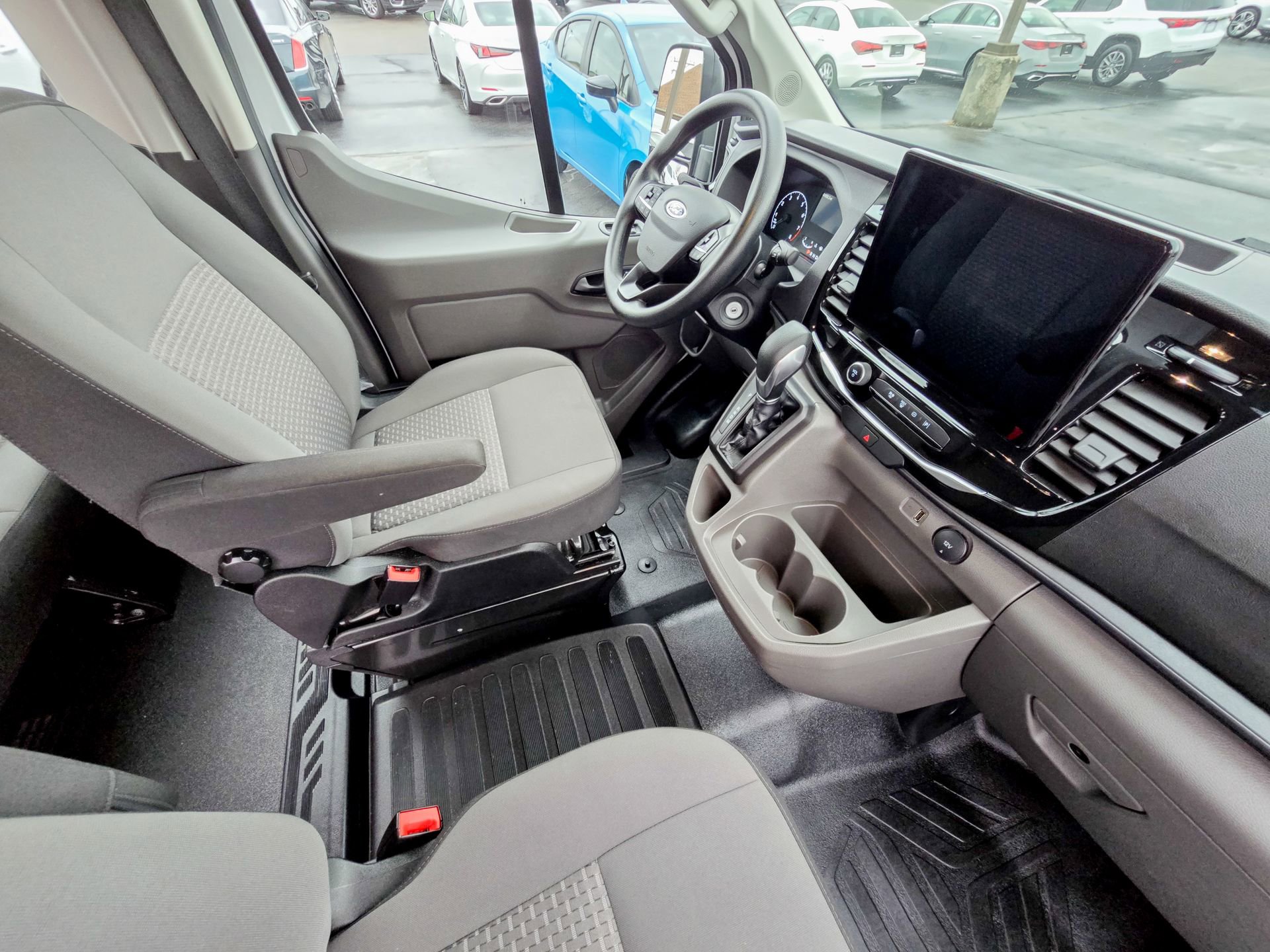 Used 2023 Ford Transit 350 XLT image 9