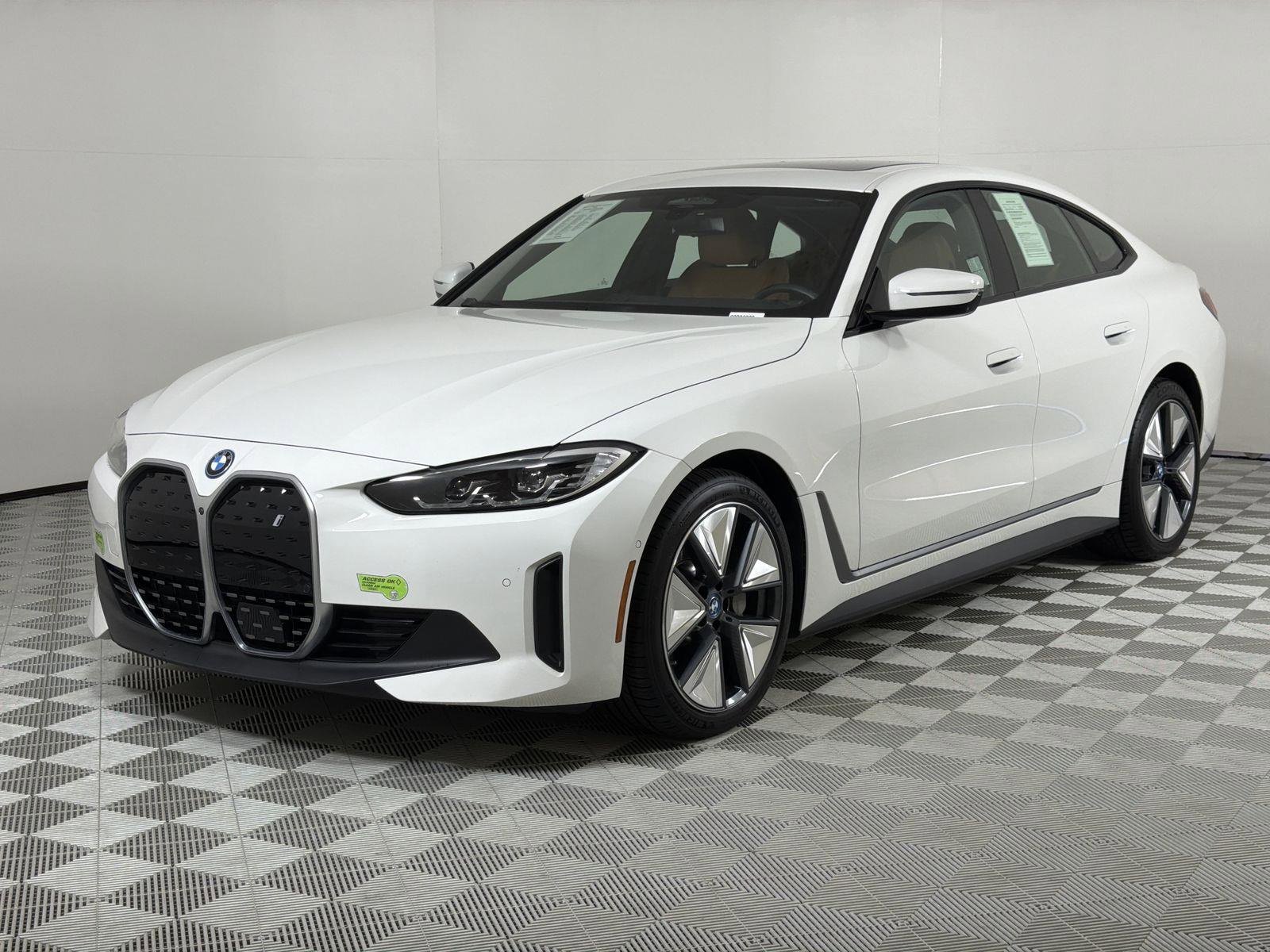 Used 2023 BMW i4 eDrive35 image 1