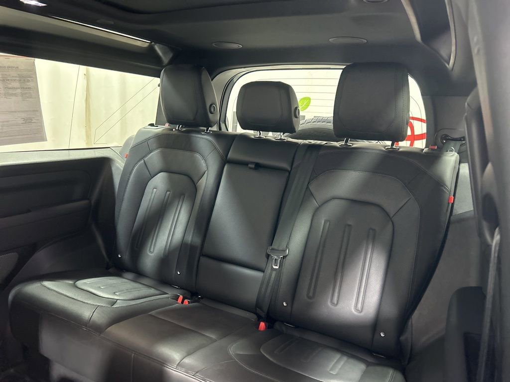 Used 2022 Land Rover Defender 90 X-Dynamic SE image 21