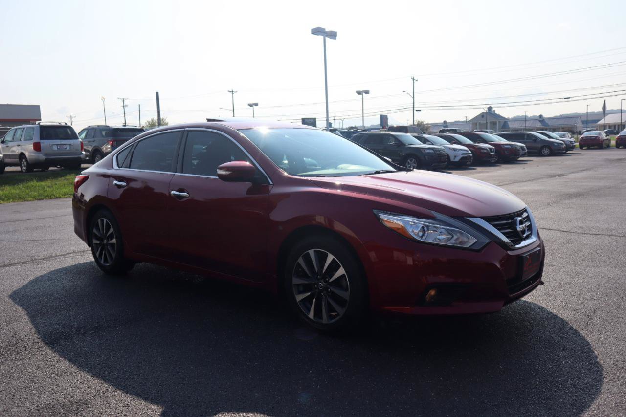 Used 2016 Nissan Altima 2.5 SL w/ Moonroof Package FWD image 6