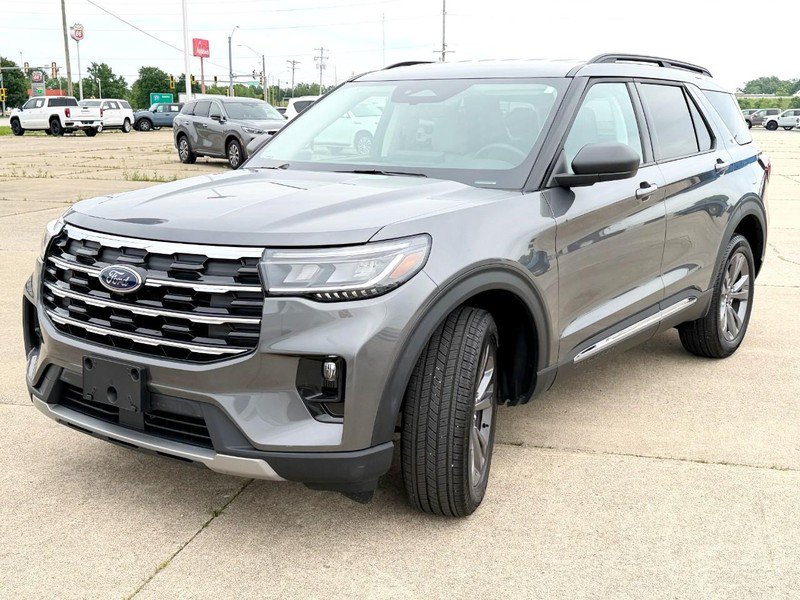 Used 2025 Ford Explorer Active w/ Active Comfort Package AWD/4WD image 7