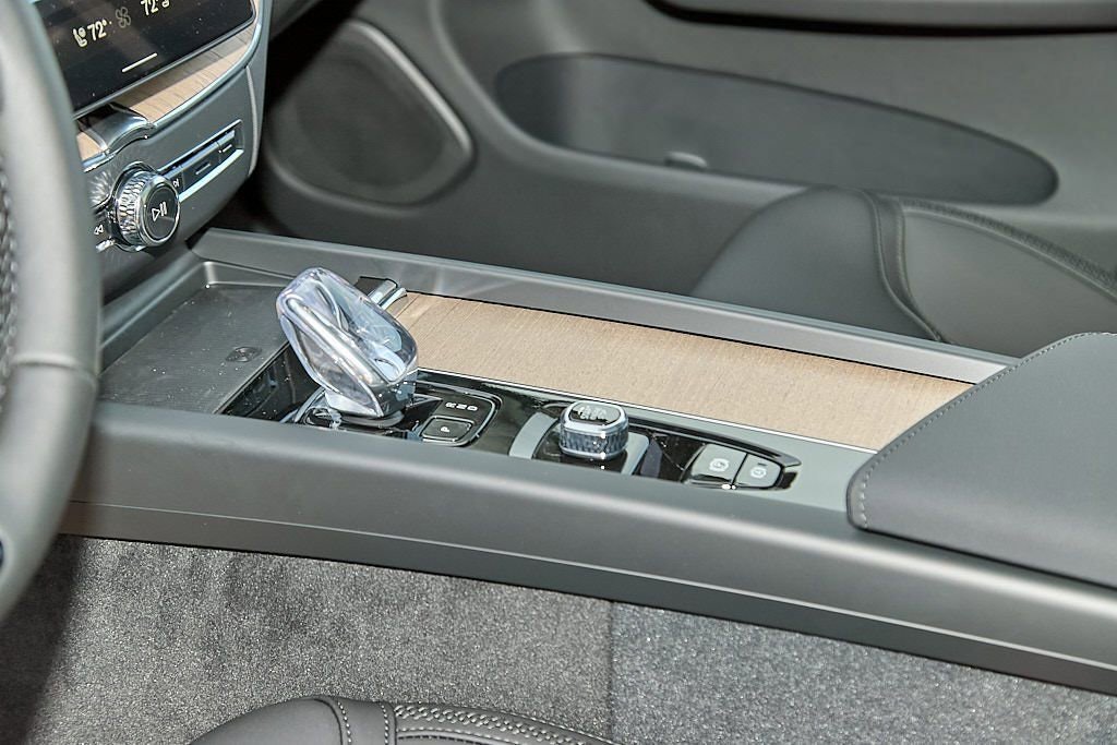 New 2026 Volvo XC60 B5 Plus w/ Protection Package Premier image 15