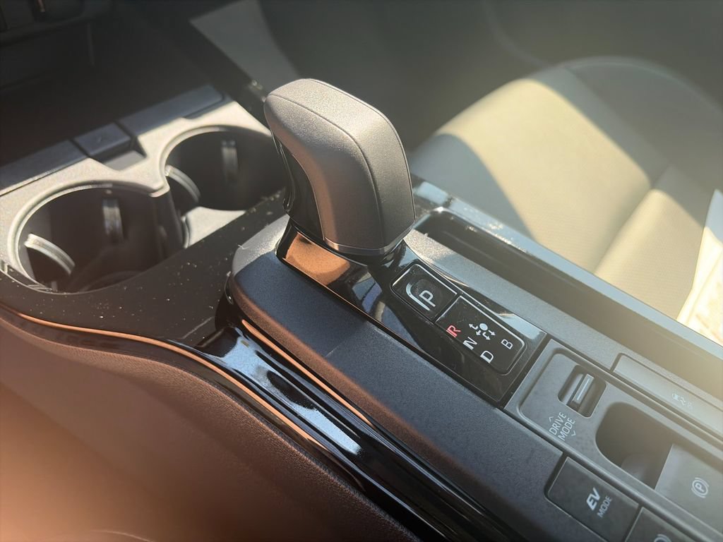 Used 2025 Toyota Prius AWD image 24