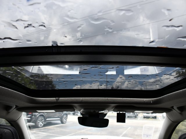 New 2025 Volvo XC40 B5 Plus w/ Protection Package Premier image 24