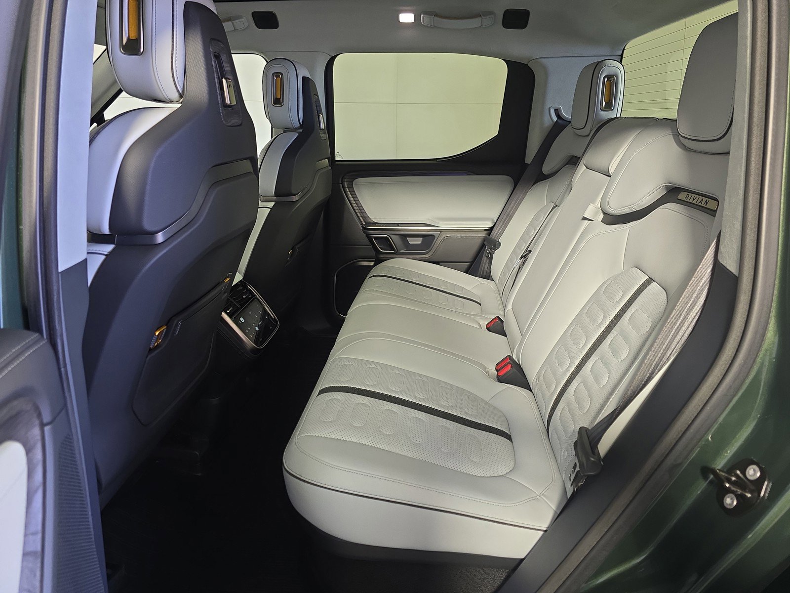 Used 2022 Rivian R1T Launch Edition image 21