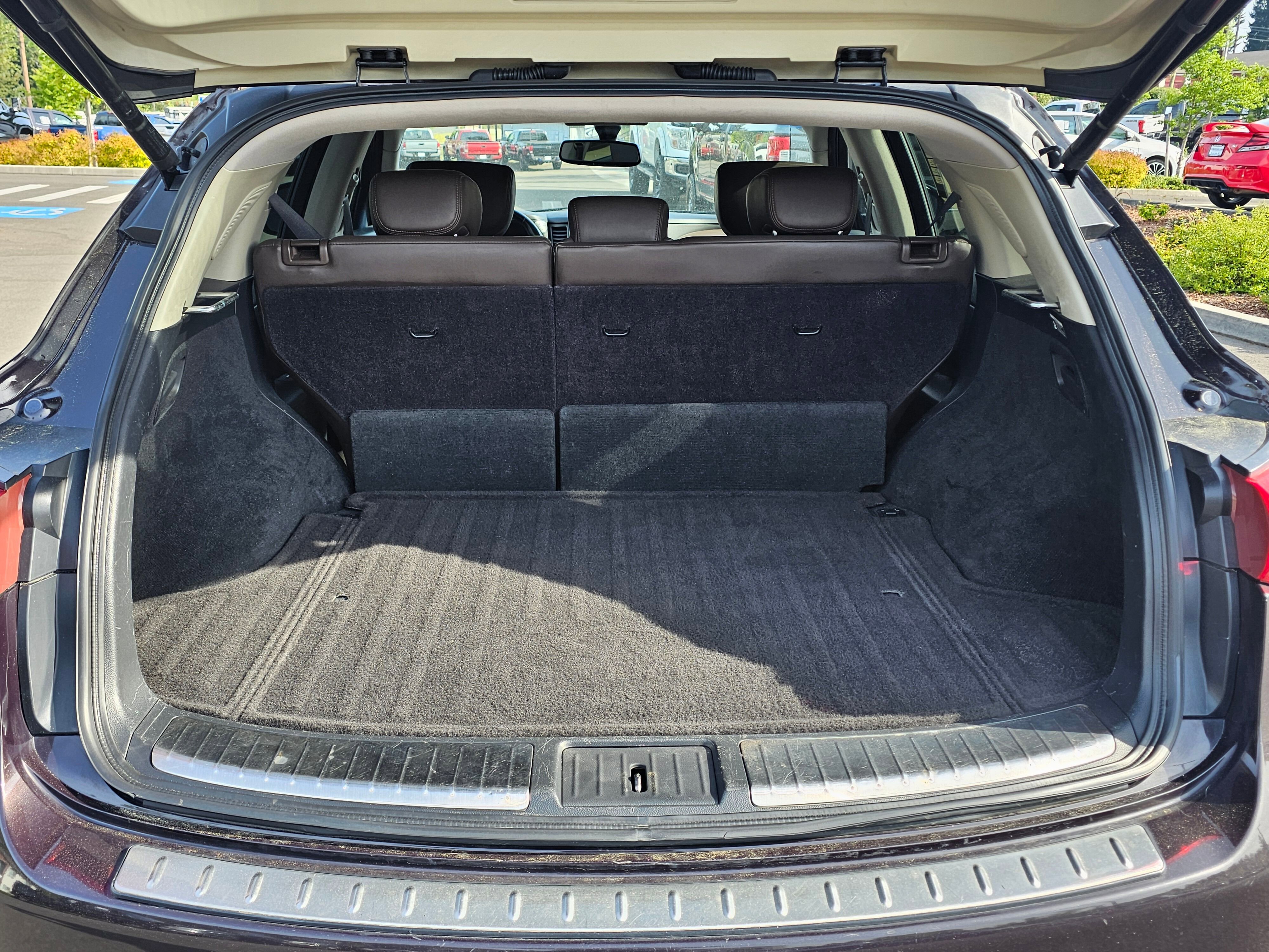 Used 2011 INFINITI FX35 AWD image 9