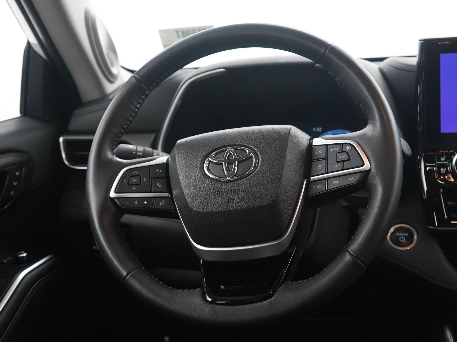 Used 2024 Toyota Highlander Limited AWD/4WD image 18