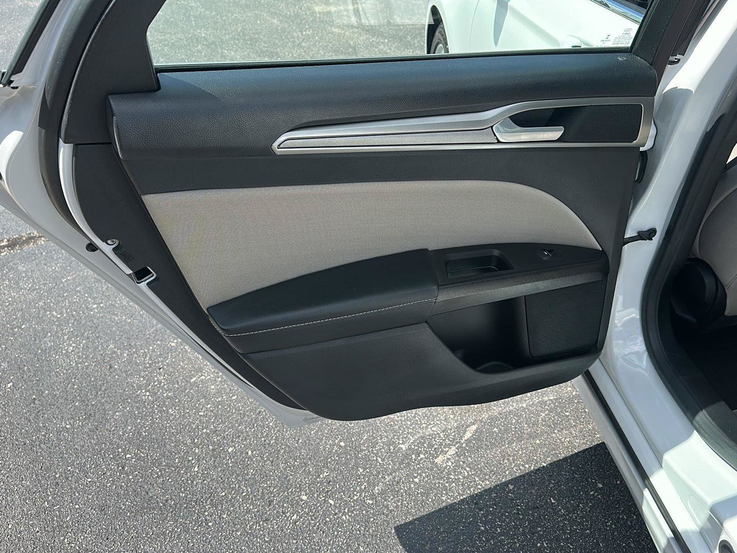 Used 2018 Ford Fusion S FWD image 18