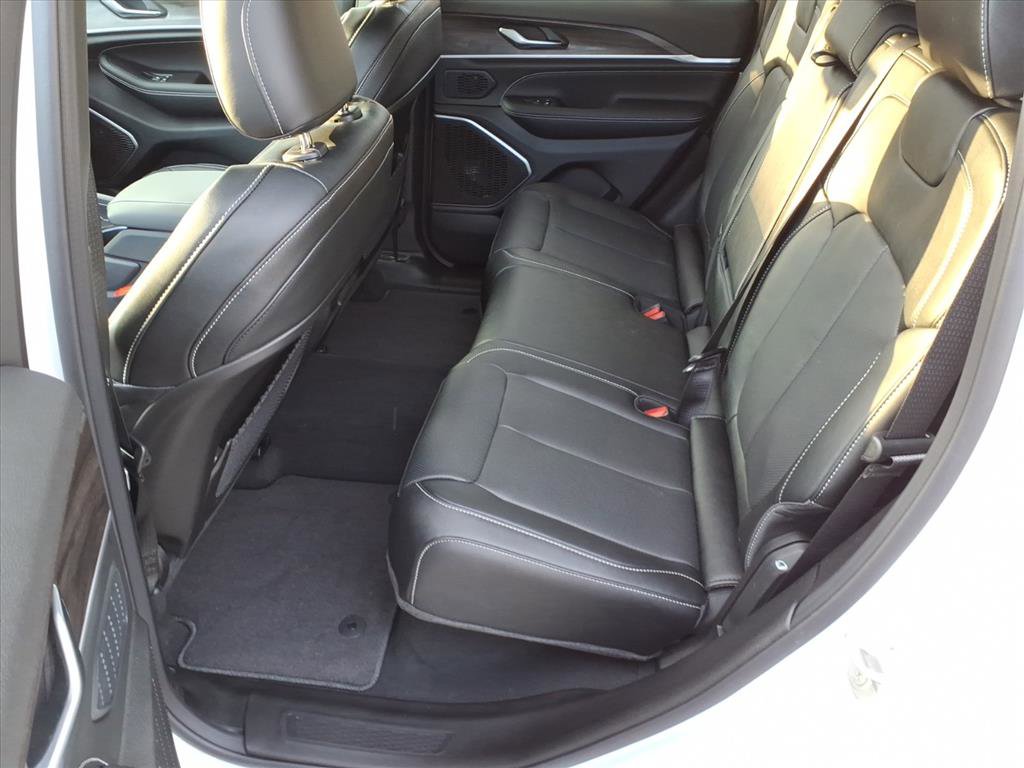 New 2026 Jeep Grand Cherokee Limited Reserve image 12