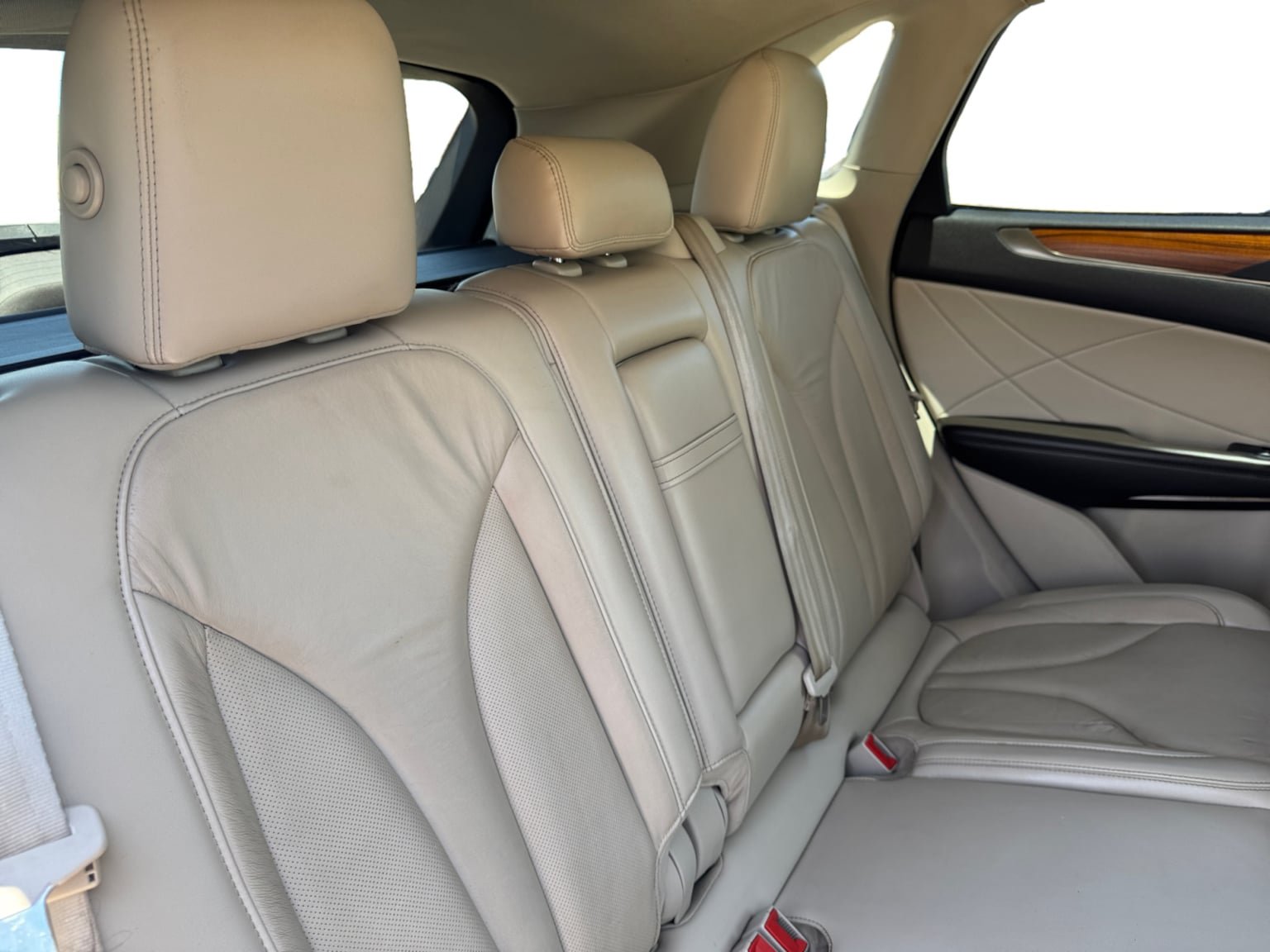 Used 2018 Lincoln MKC Select w/ Select Plus Package FWD image 18