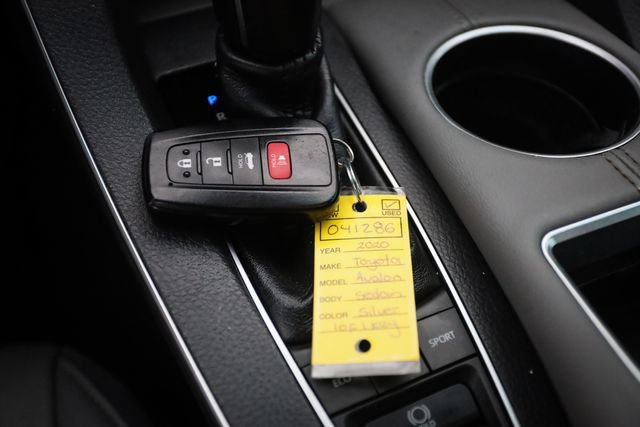 Used 2020 Toyota Avalon XLE w/ Moonroof Package FWD image 60