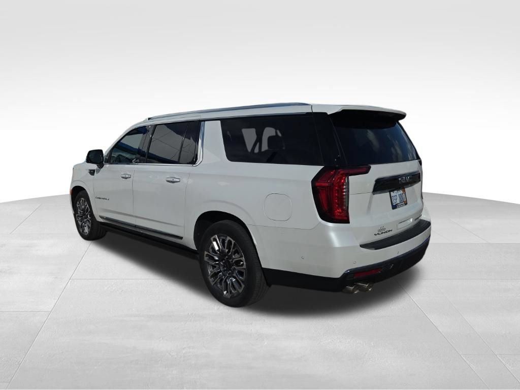 Used 2024 GMC Yukon XL Denali Ultimate AWD/4WD image 4