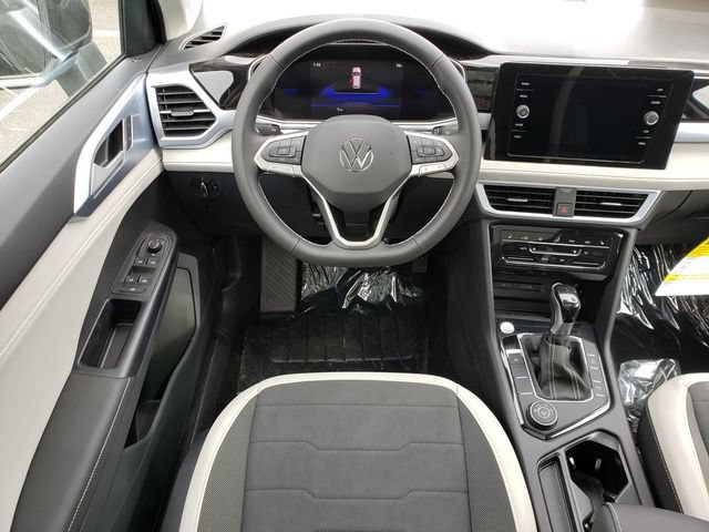New 2026 Volkswagen Taos SE AWD/4WD image 10