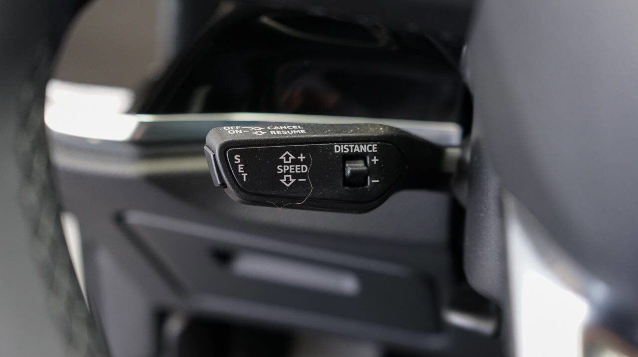 Used 2024 Audi Q3 2.0T Premium Plus w/ Premium Plus Package image 46