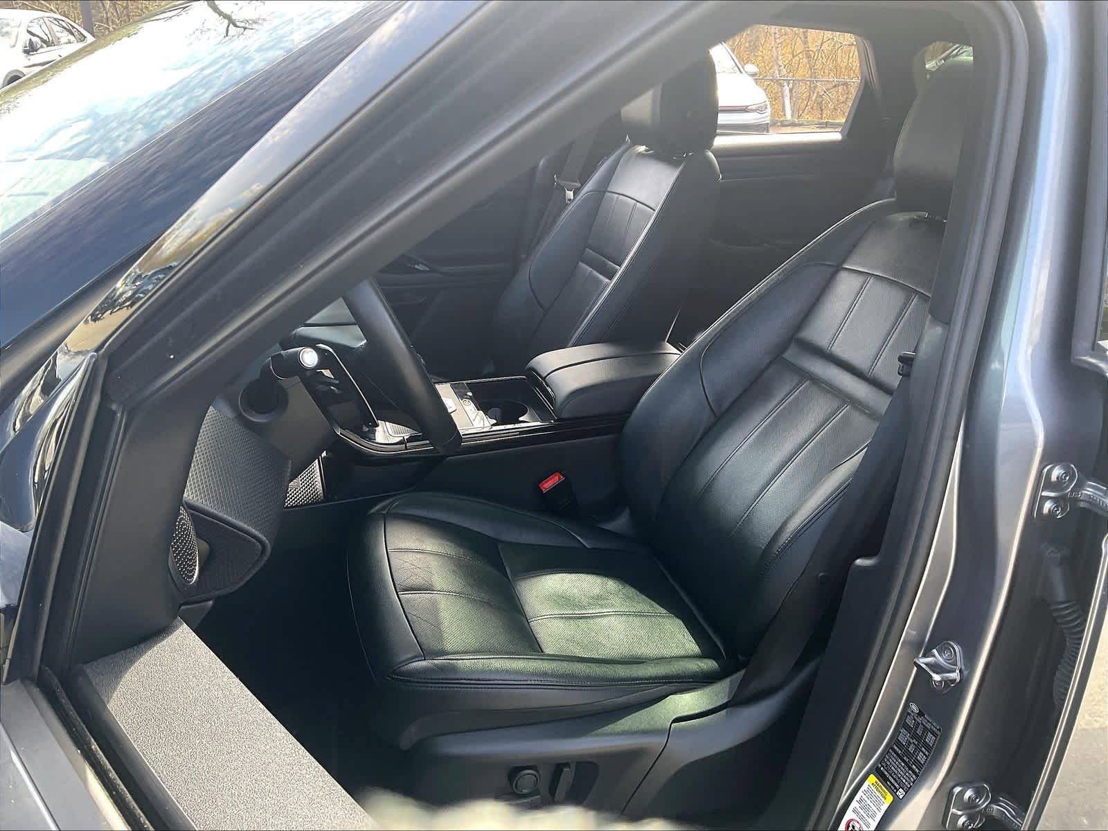 Used 2023 Land Rover Range Rover Evoque R-Dynamic S image 10