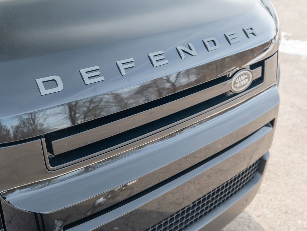 New 2026 Land Rover Defender 130 X-Dynamic SE image 15