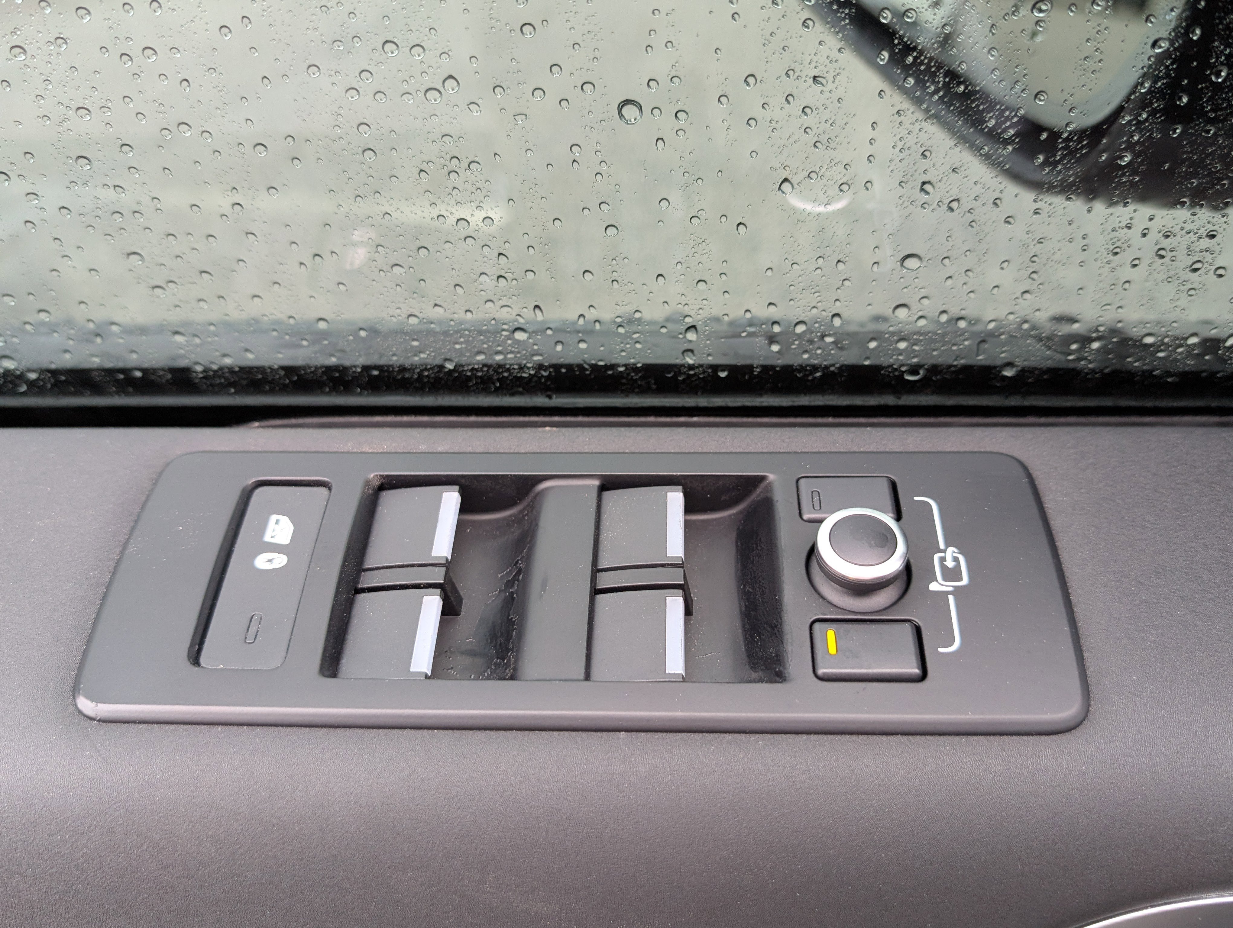 Used 2020 Land Rover Discovery HSE image 20