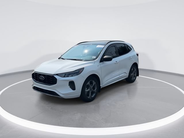 Certified 2023 Ford Escape ST-Line w/ Tech Pack #1 FWD image 3