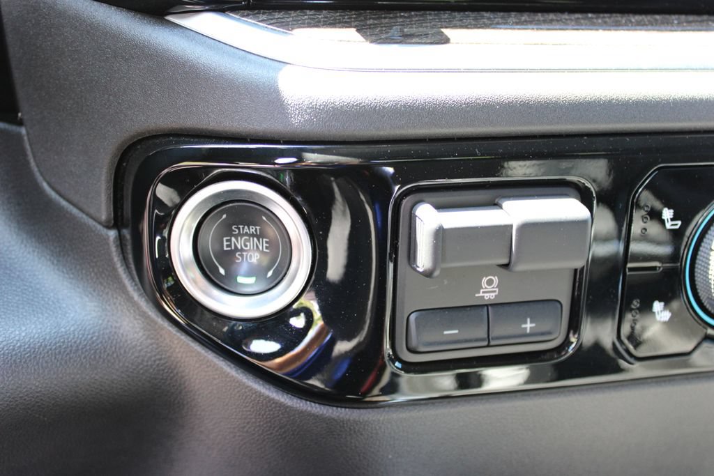 Certified 2025 Chevrolet Silverado 1500 LT Trail Boss w/ Convenience Package II AWD/4WD image 31