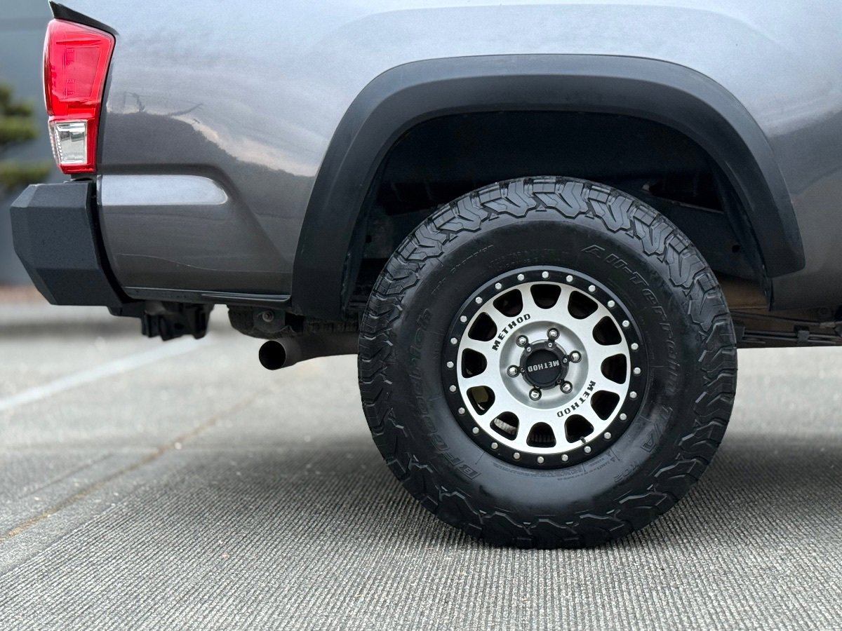 Used 2016 Toyota Tacoma TRD Off-Road w/ Towing Package AWD/4WD image 13