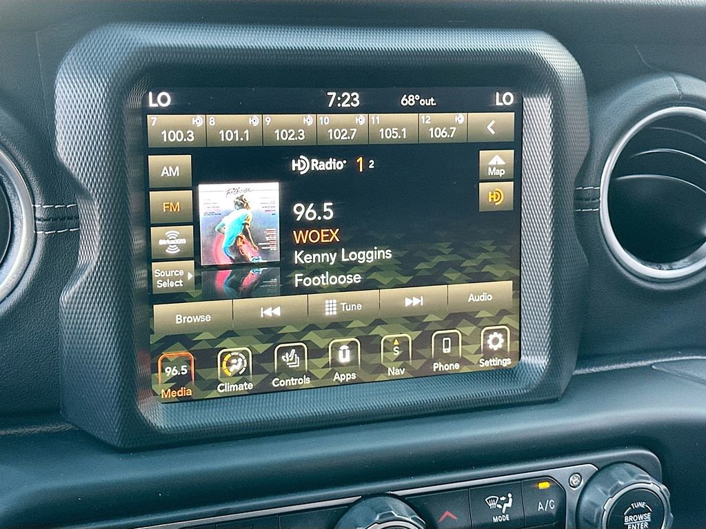 Used 2023 Jeep Wrangler Unlimited Sahara w/ Cold Weather Group image 15