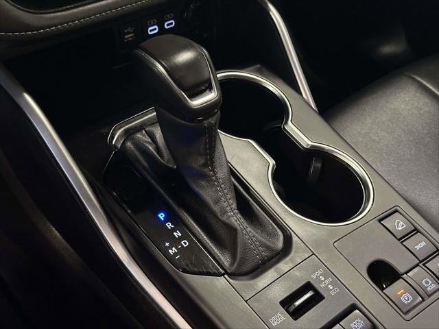 Used 2024 Toyota Highlander XLE image 30