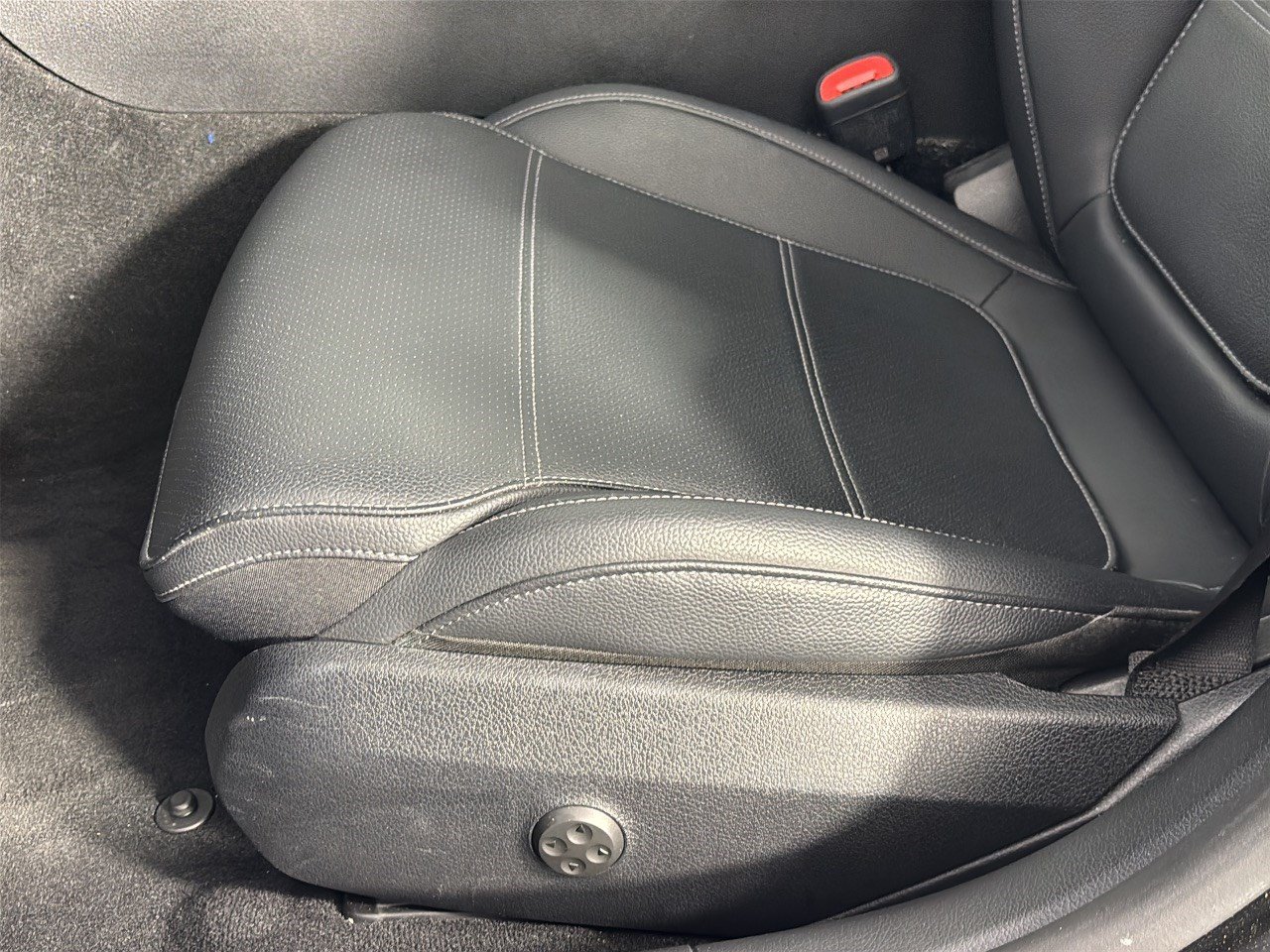 Used 2023 Mercedes-Benz C 300 Sedan image 16