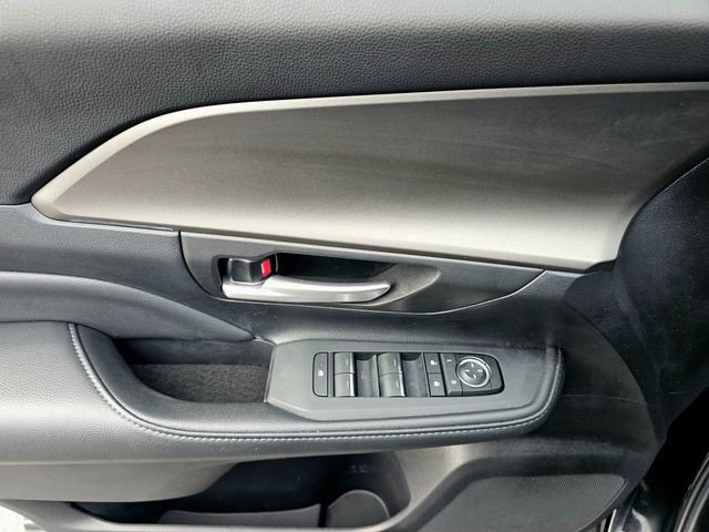 Used 2025 Toyota Grand Highlander AWD image 21