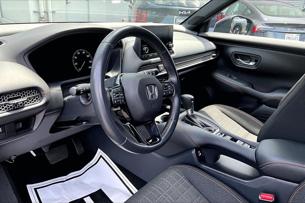 Used 2023 Honda HR-V Sport image 9