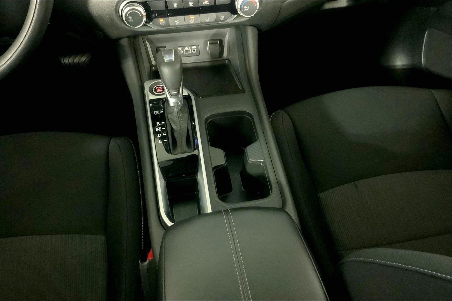 Used 2025 Nissan Sentra SV FWD image 18