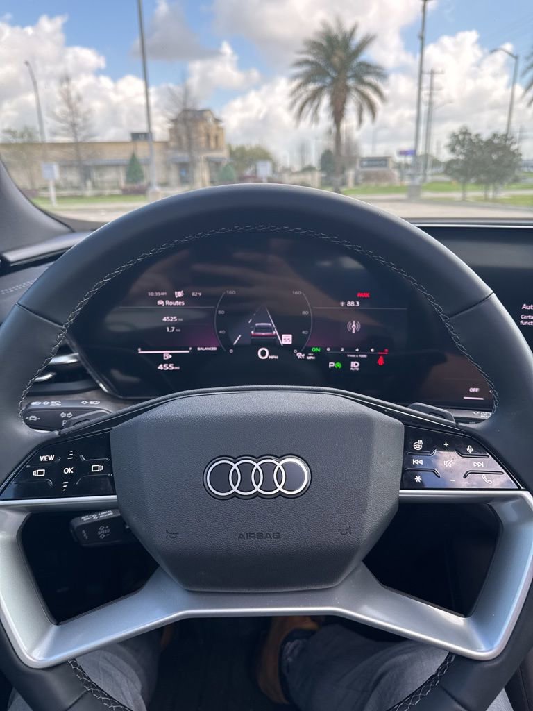 Used 2025 Audi Q5 Premium w/ Convenience Package image 9