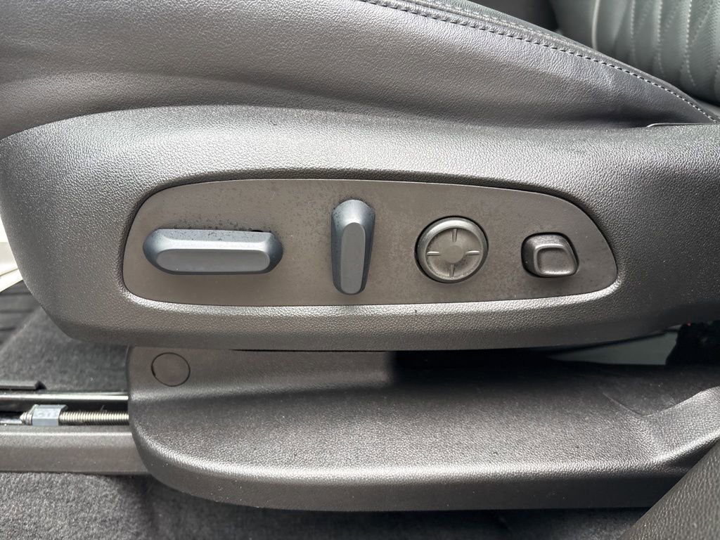 Certified 2024 Buick Enclave Avenir w/ Avenir Technology Package image 23