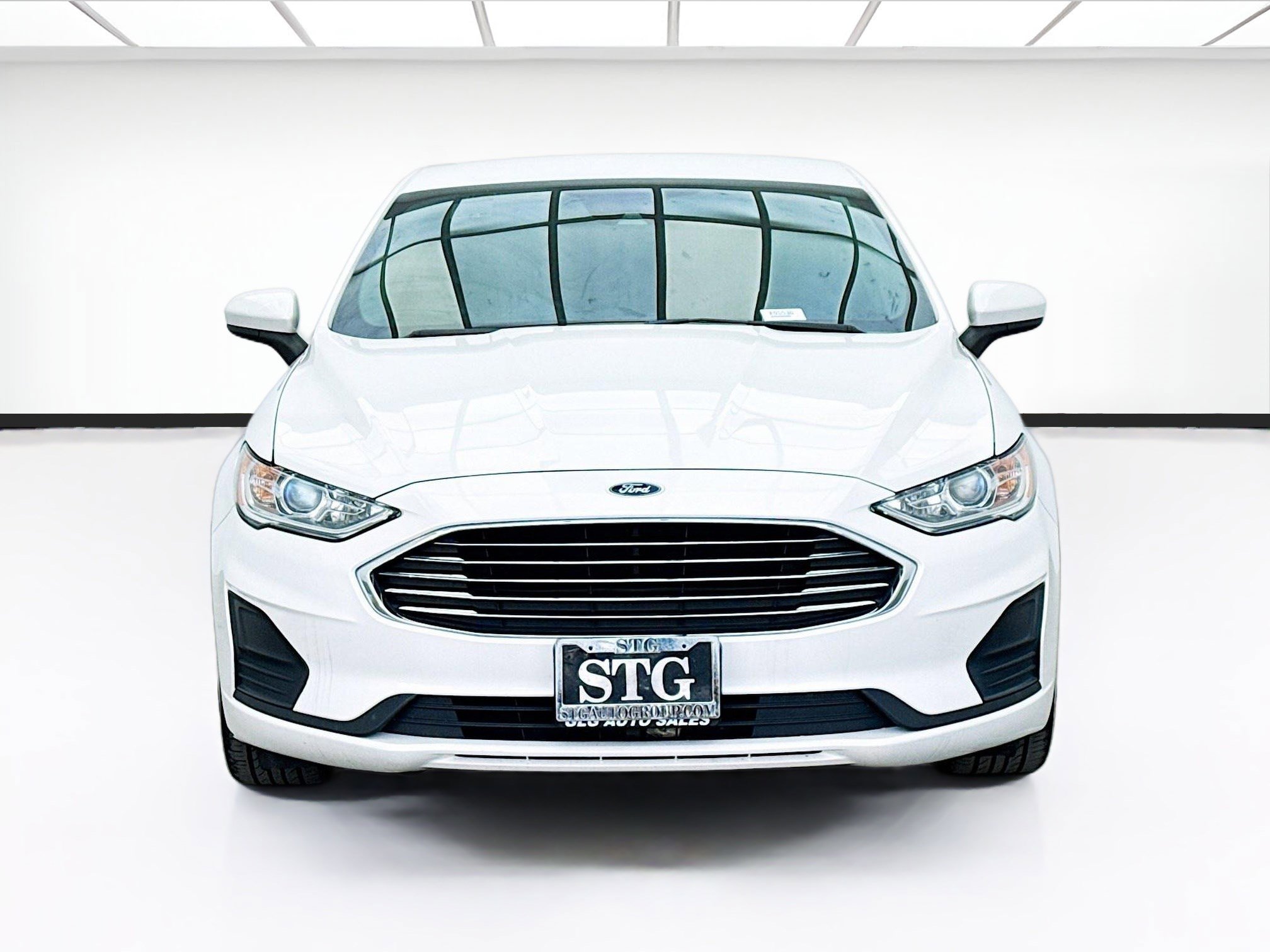 Used 2020 Ford Fusion SE image 2