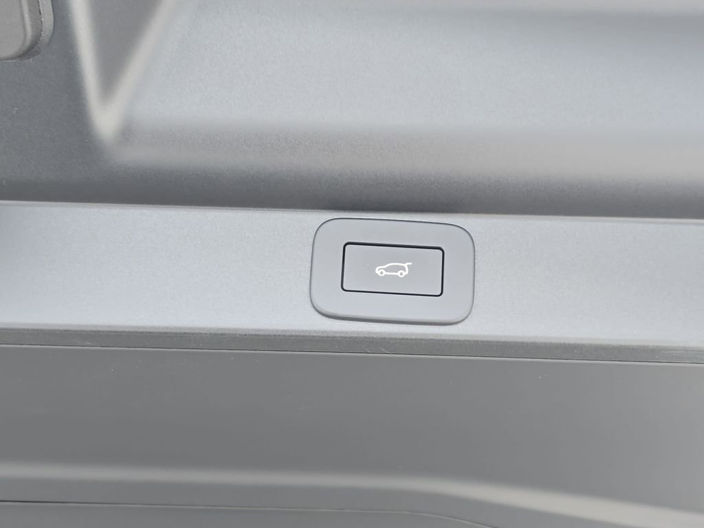 New 2026 Land Rover Range Rover SE AWD/4WD image 13