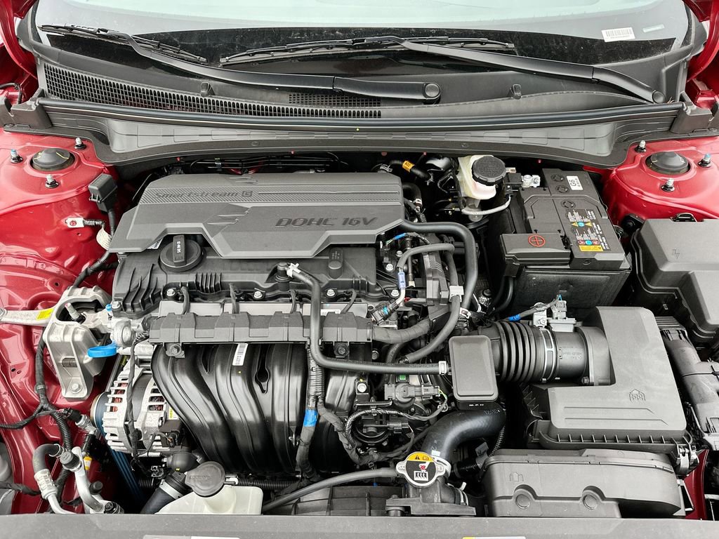 Used 2025 Hyundai Elantra Sport image 44