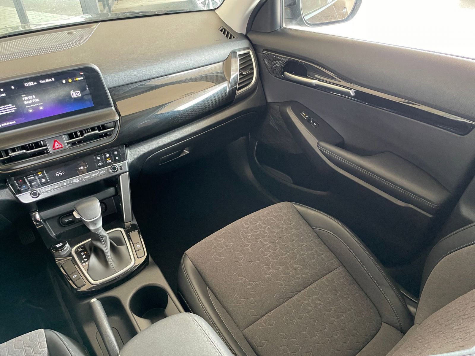 Used 2025 Kia Seltos S FWD image 36