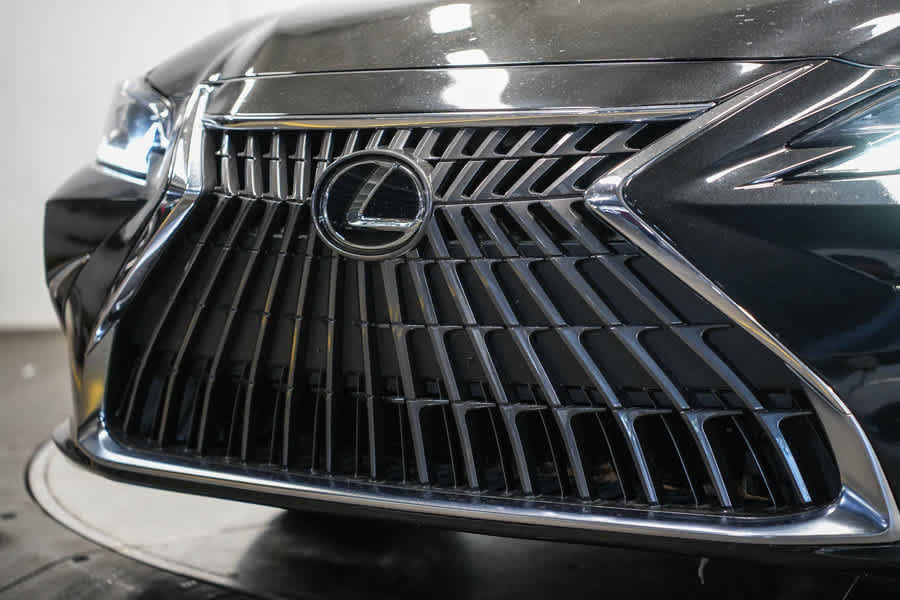 Used 2024 Lexus ES 350 w/ Accessory Package (Z2) FWD image 11