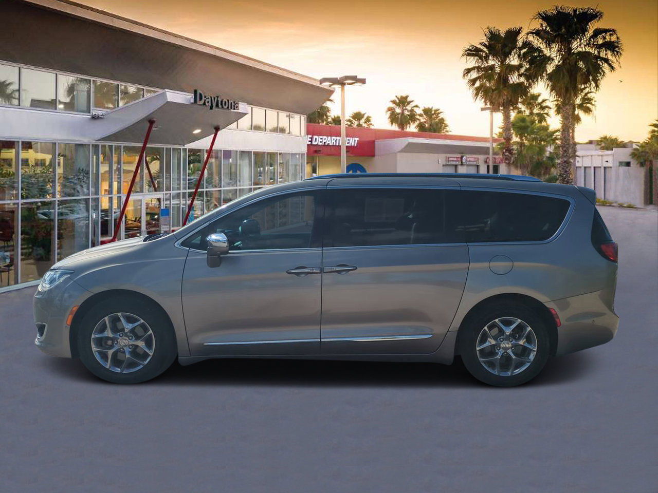 Used 2017 Chrysler Pacifica Limited image 5