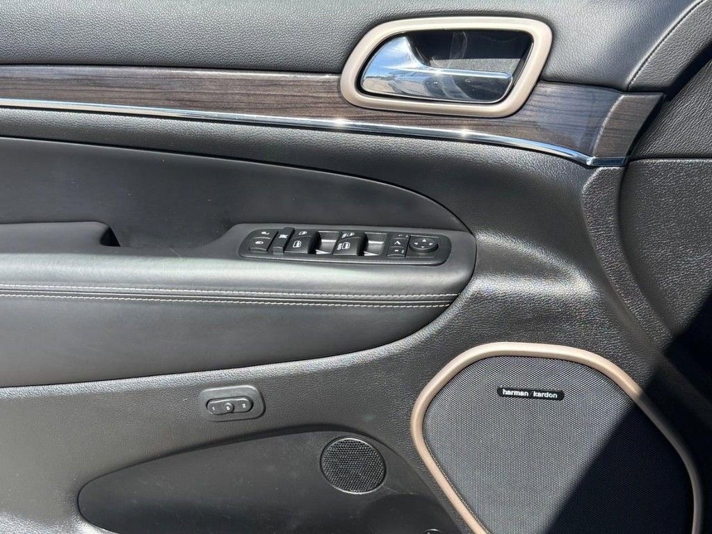 Used 2017 Jeep Grand Cherokee Overland image 27