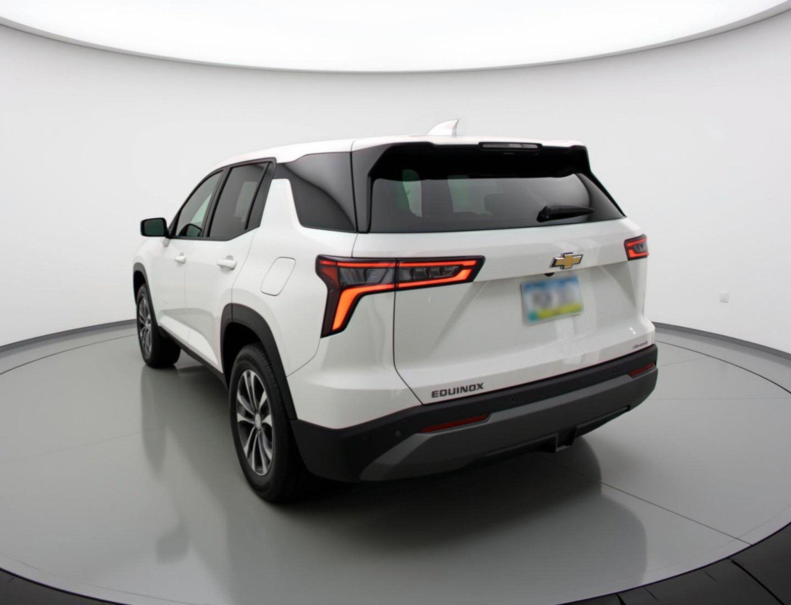 Used 2025 Chevrolet Equinox LT FWD image 6