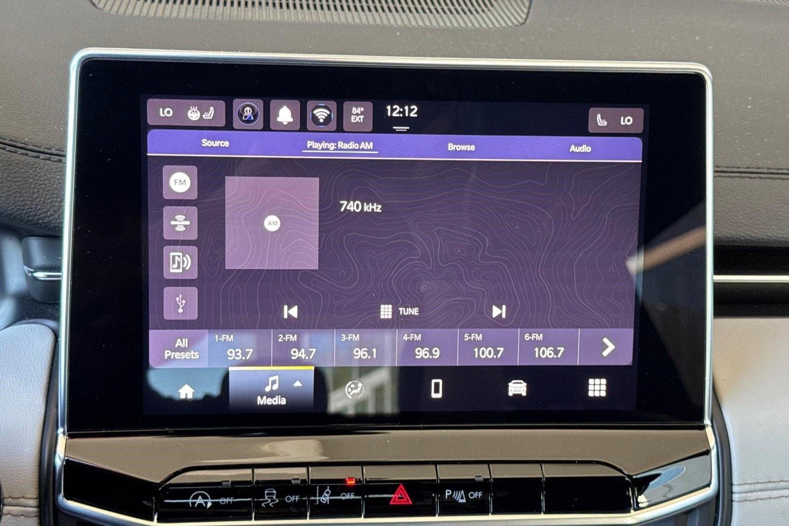 Used 2025 Jeep Compass Limited image 17